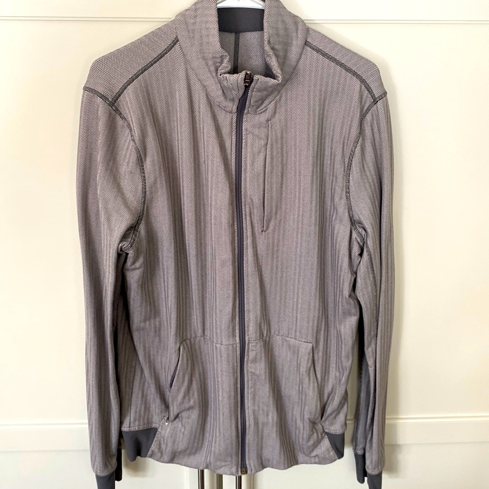 Lulu athletic full zip jacket. Worn a few times. Non smoker home